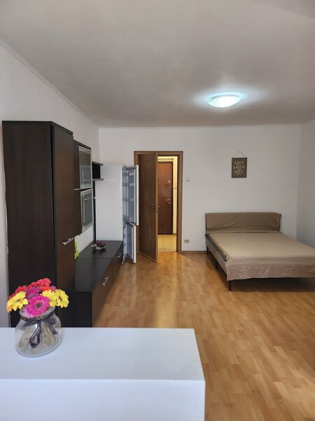 Drumul Taberei, 1 Mai, Compozitorilor